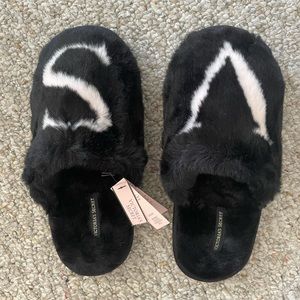 Never worn Victoria’s Secret soft plush closed toe faux fur VS logo slippers